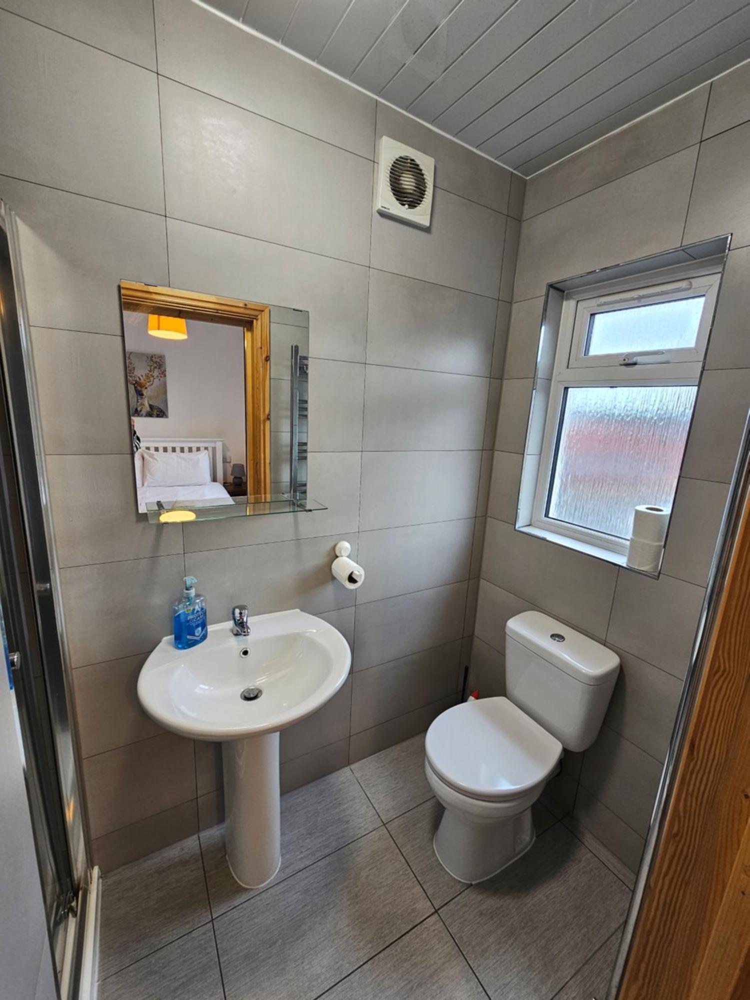 Homebird Property - Conway House Лидс Экстерьер фото